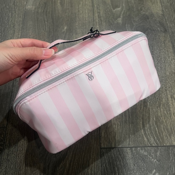 Victoria's Secret Handbags - BNWT Victoria’s Secret makeup bag with 2 inner pouches